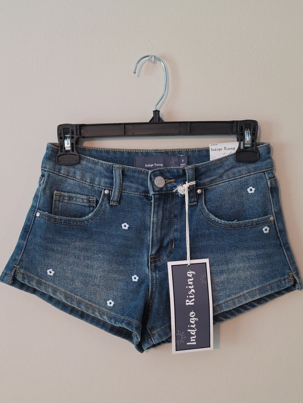 Indigo Rusing Women's Blue Denim Floral Embroidered Shorts Brand New